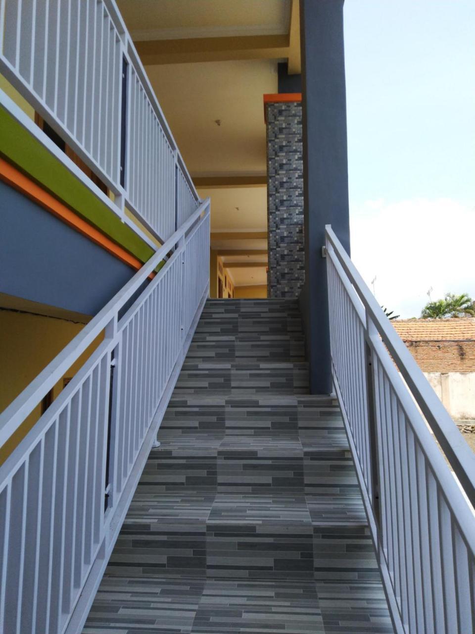 R3 Brawijaya Homestay Banyuwangi  Exterior foto