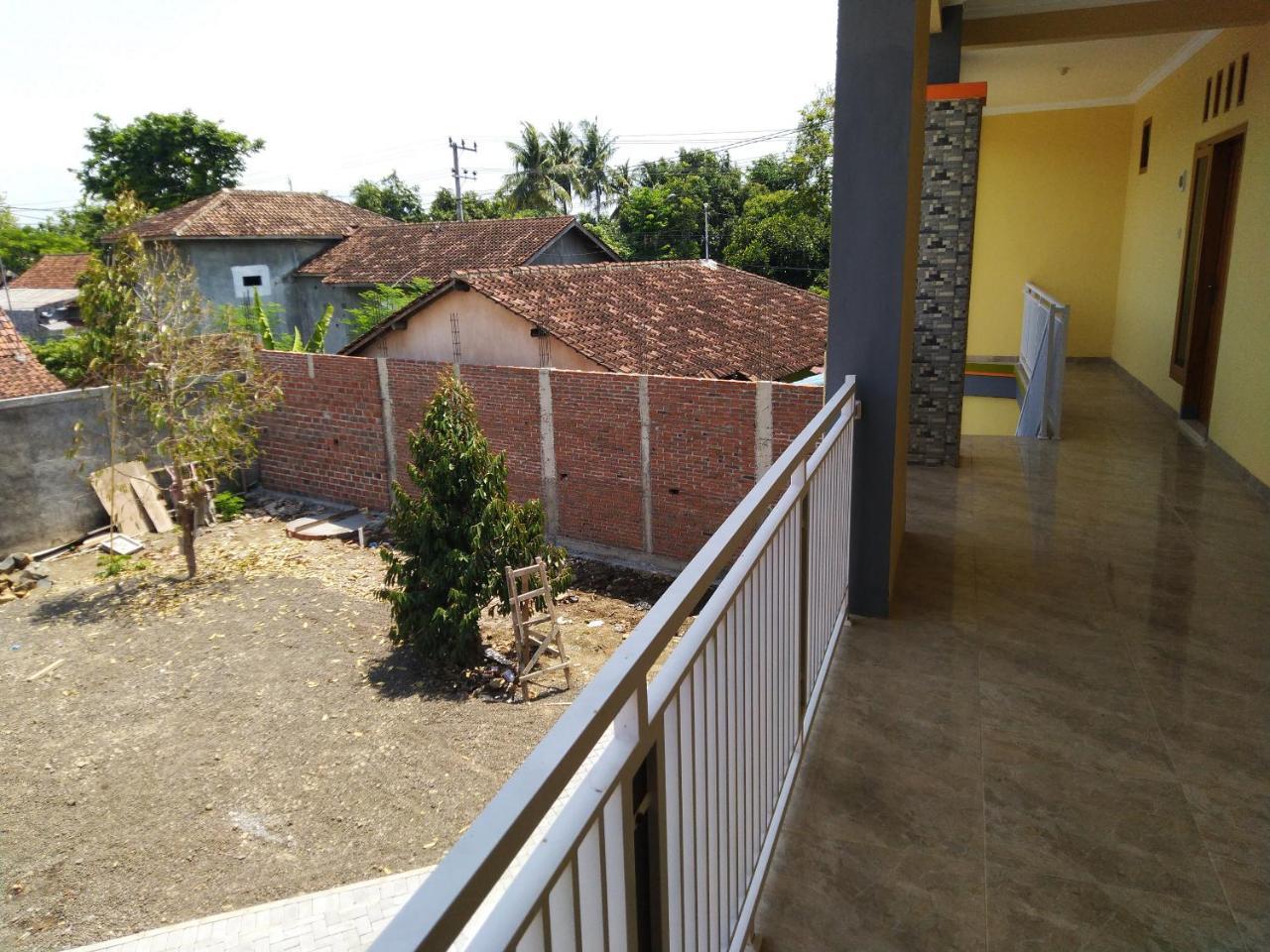 R3 Brawijaya Homestay Banyuwangi  Exterior foto