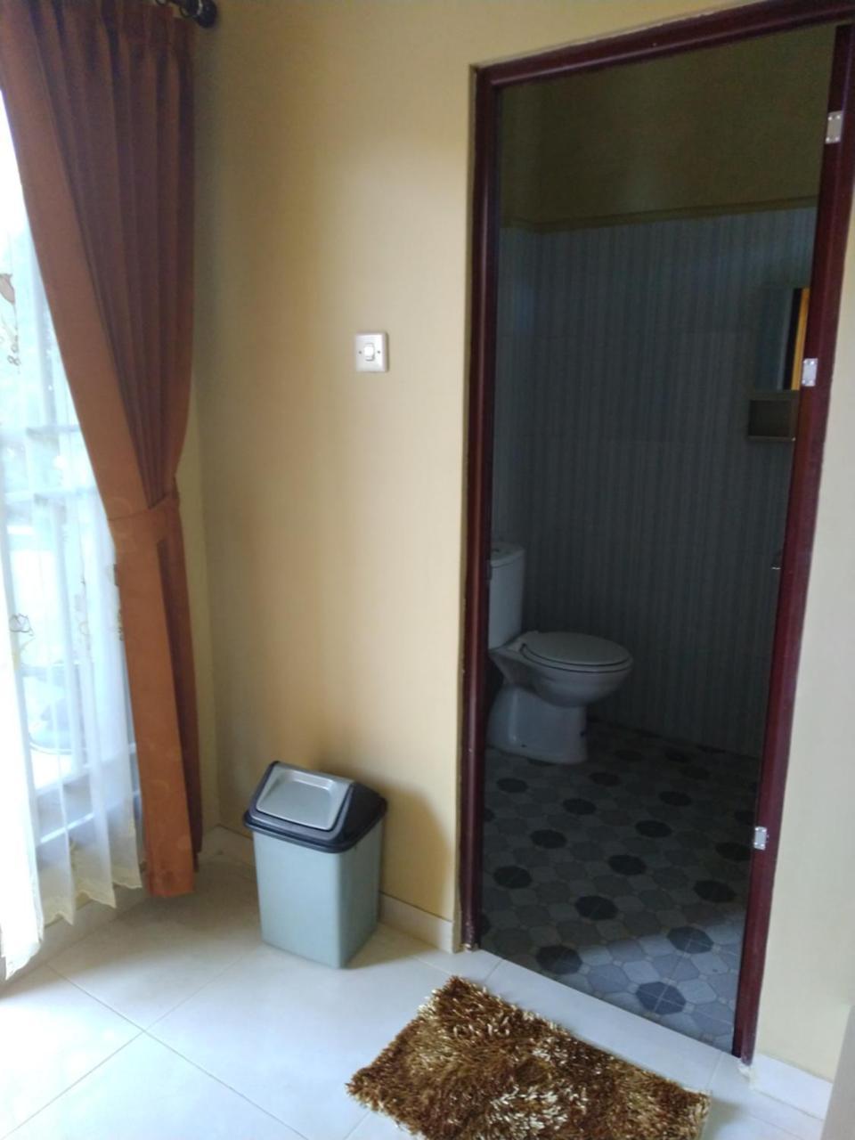 R3 Brawijaya Homestay Banyuwangi  Exterior foto