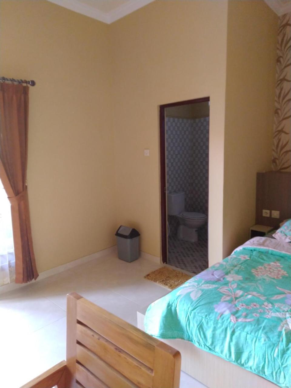 R3 Brawijaya Homestay Banyuwangi  Exterior foto