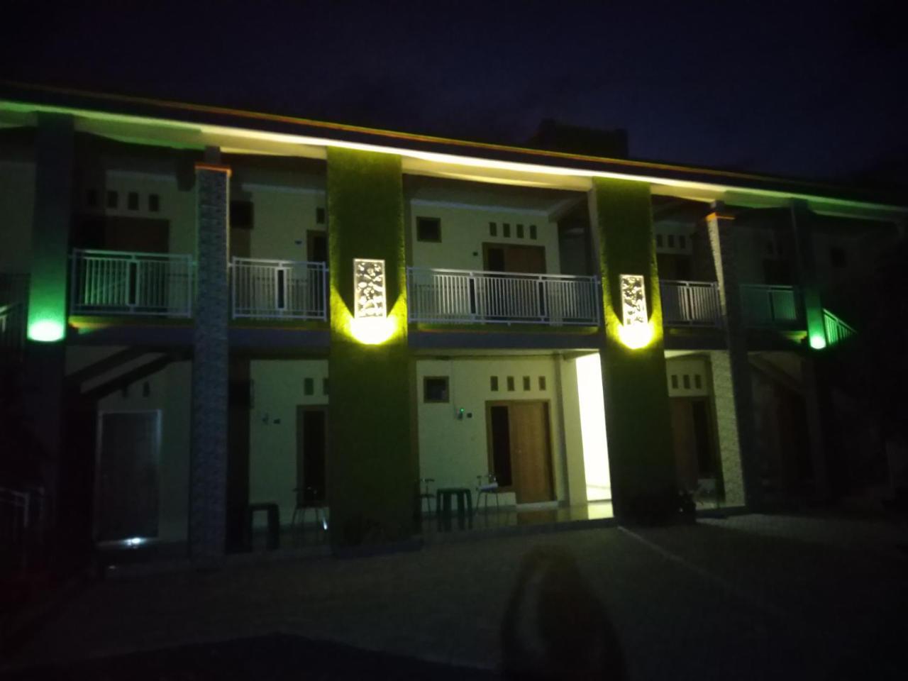 R3 Brawijaya Homestay Banyuwangi  Exterior foto